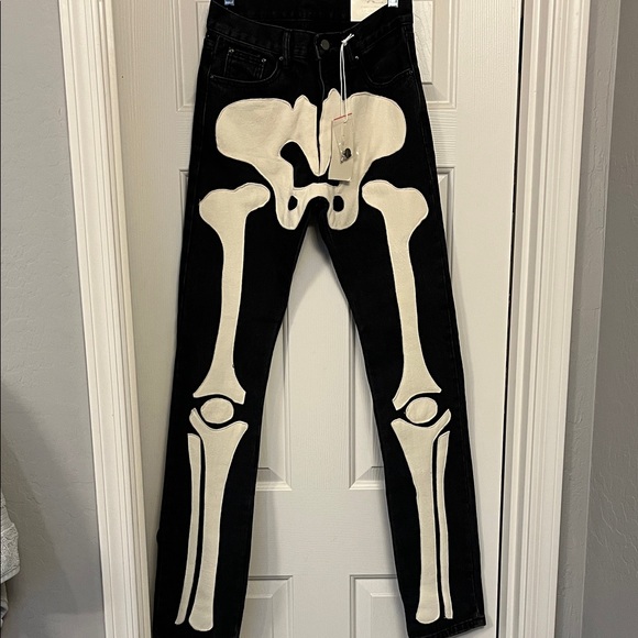 NWT mnml Black Jeans with White Skeleton Design - Size 28 - Picture 1 of 4